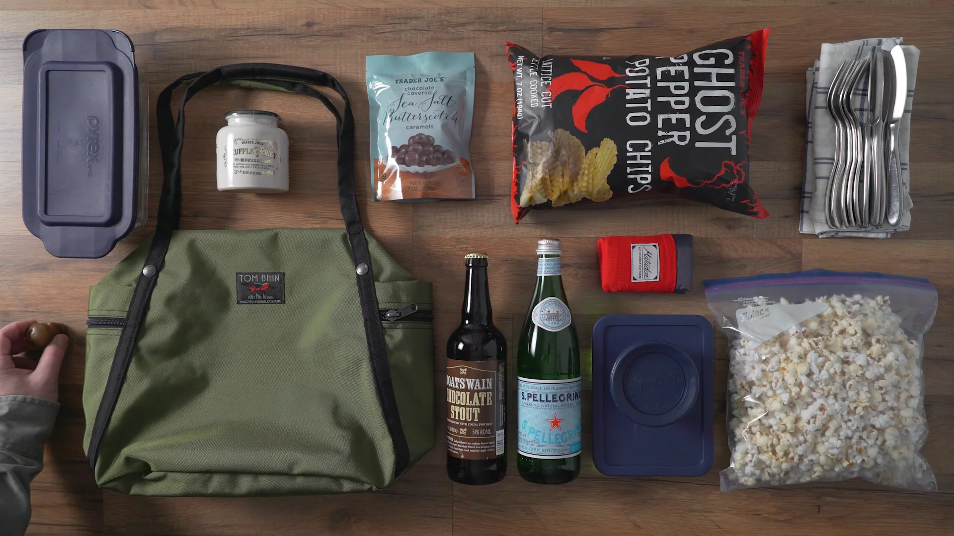 TOM BIHN Pop Tote, Zip Top Work Tote Bag, 19.5L, 13.4