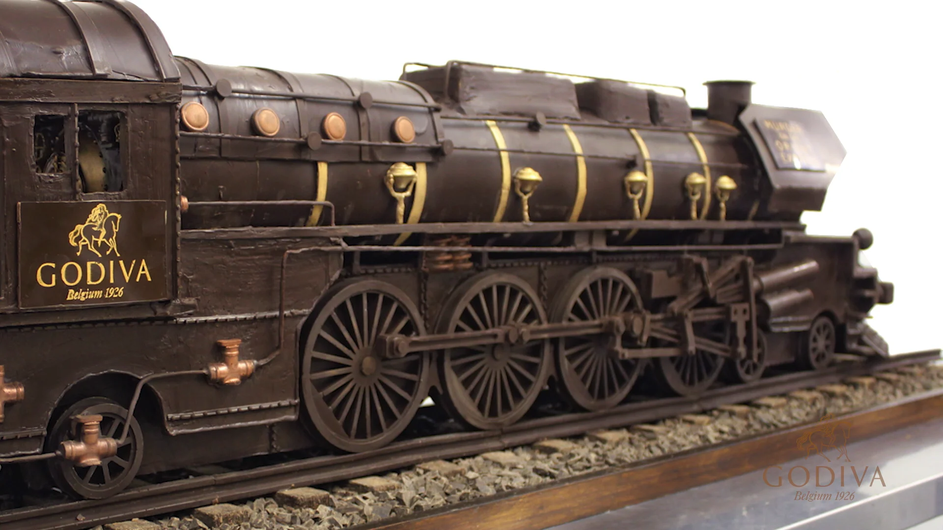 Godiva creates 10-foot chocolate train to celebrate the film release of  Murder on the Orient Express, The Independent