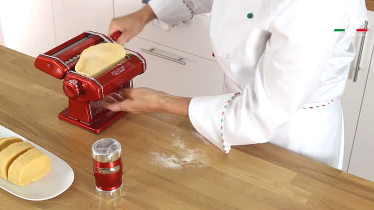 Homemade fresh pasta with Marcato Atlas 150 - Video tutorial 