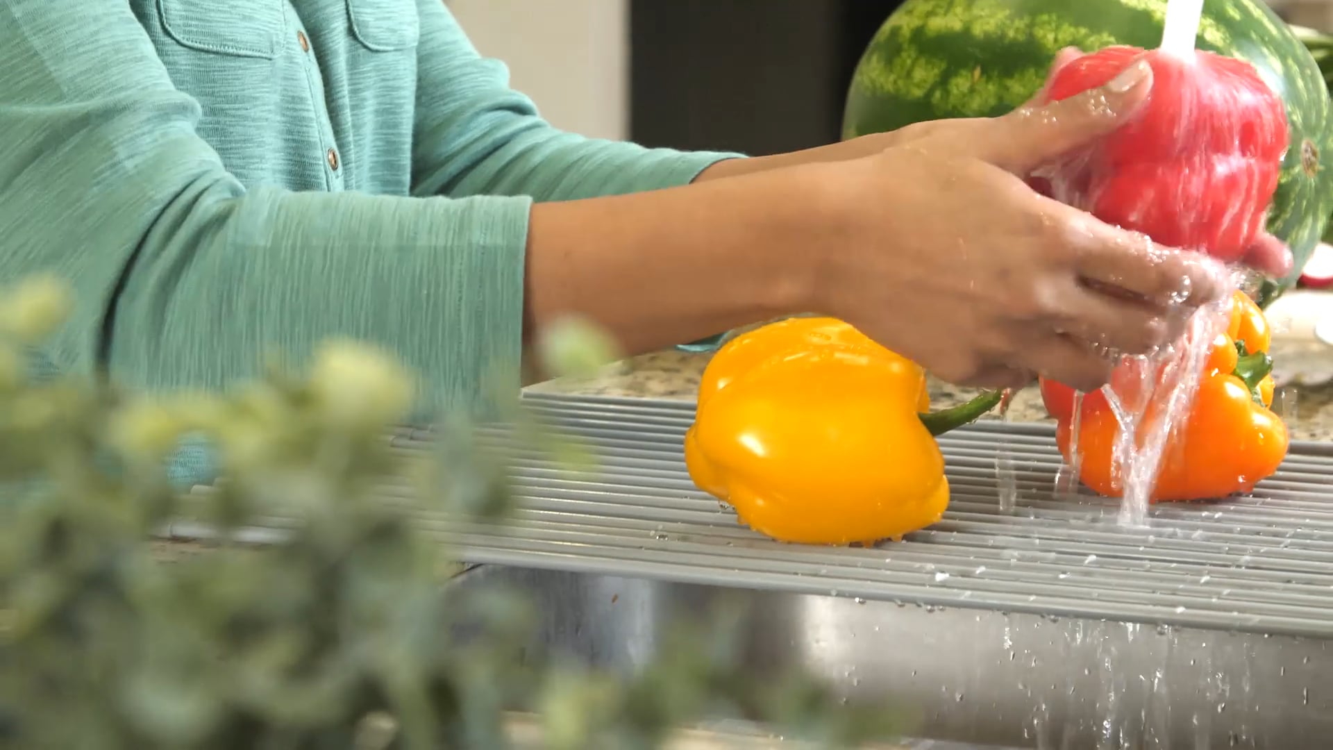 Roll Up Drying Rack Product Video By Studio T Creative