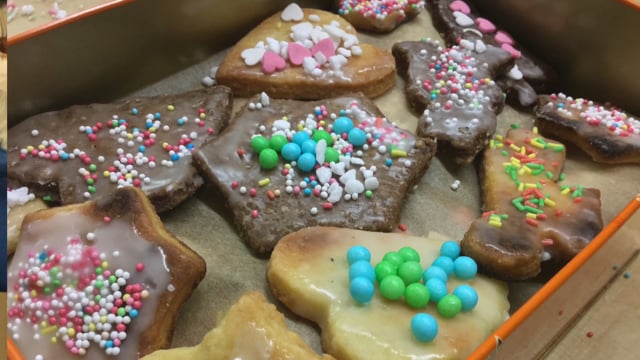 Weihnachtsbäckerei 2017 mit Lehrte hilft