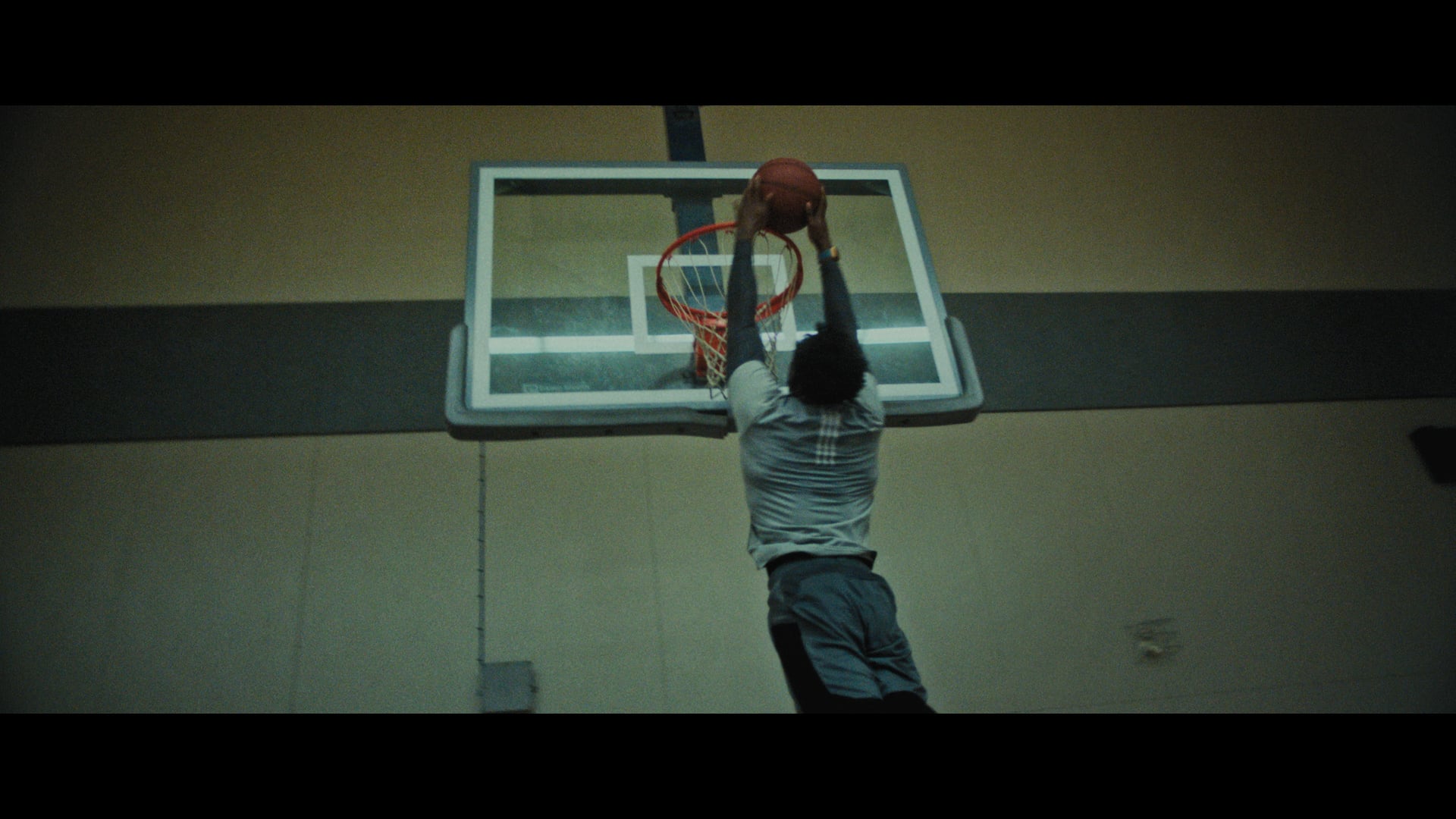 FITBIT 'RUN YOUR OWN RACE' DC