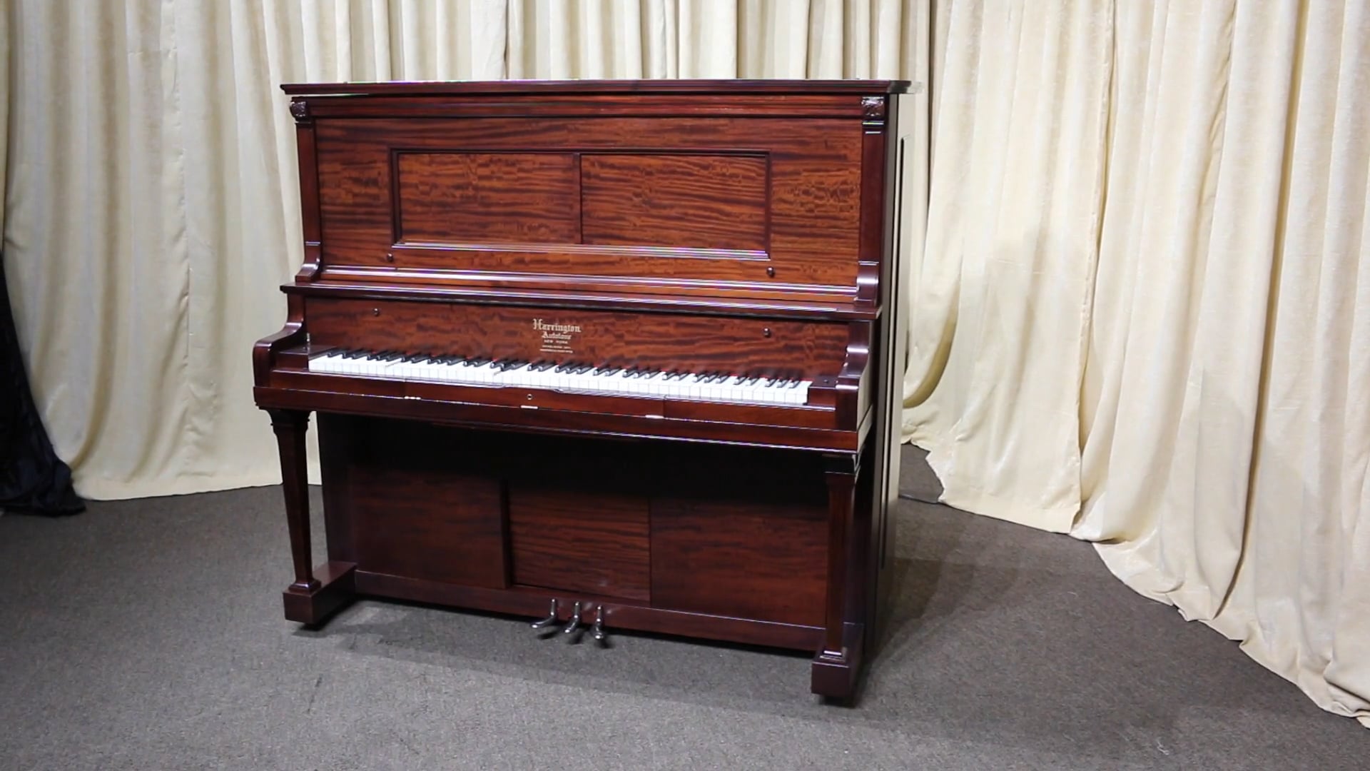 Pianino Harrington z 1920 r., takie starePianino Harrington z 1920 r., takie stare  