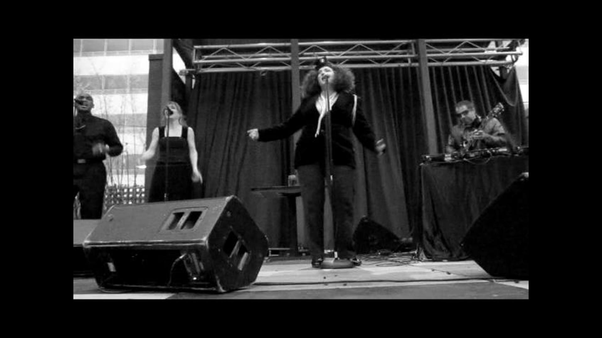 Hedda Layne -Hold On - Live at The Belmont