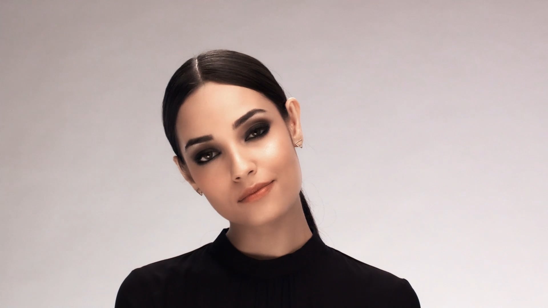P&G DIY Video - Contouring the face
