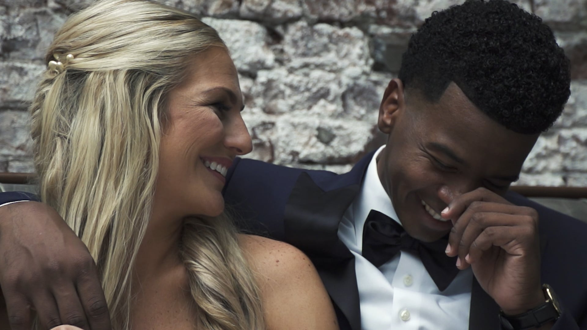 Alyssa + Ezra Bradshaw - Feature