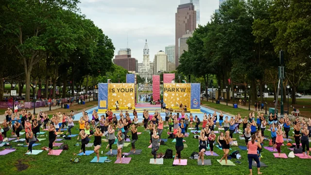 PHILADELPHIA PARKS & RECREATION on Tumblr: Outdoor Yoga in Philly Parks