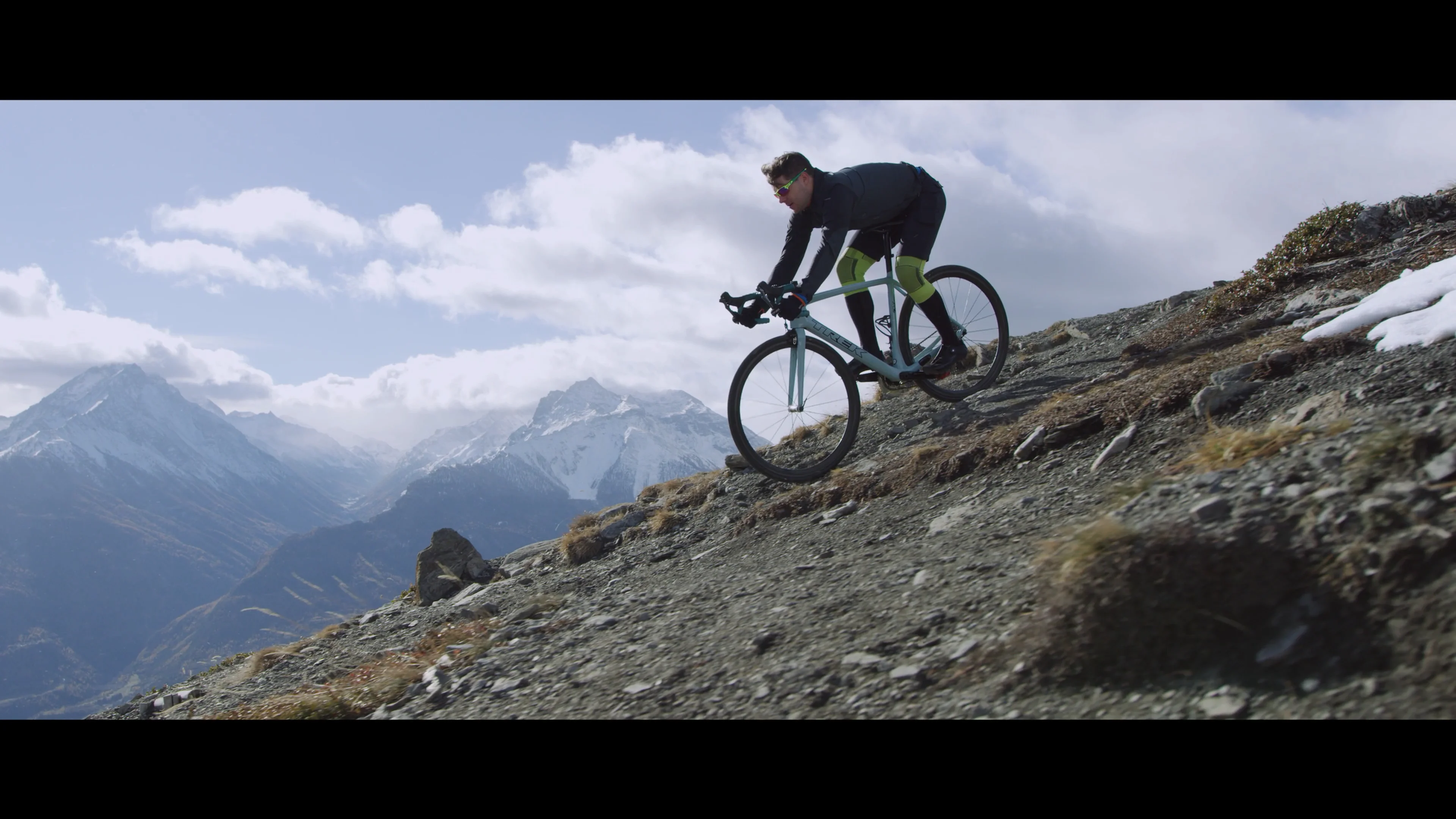 absoluteBLACK PREMIUM GRAVEL OVAL RINGS 2X 110/4BCD 30/46 & 32/48