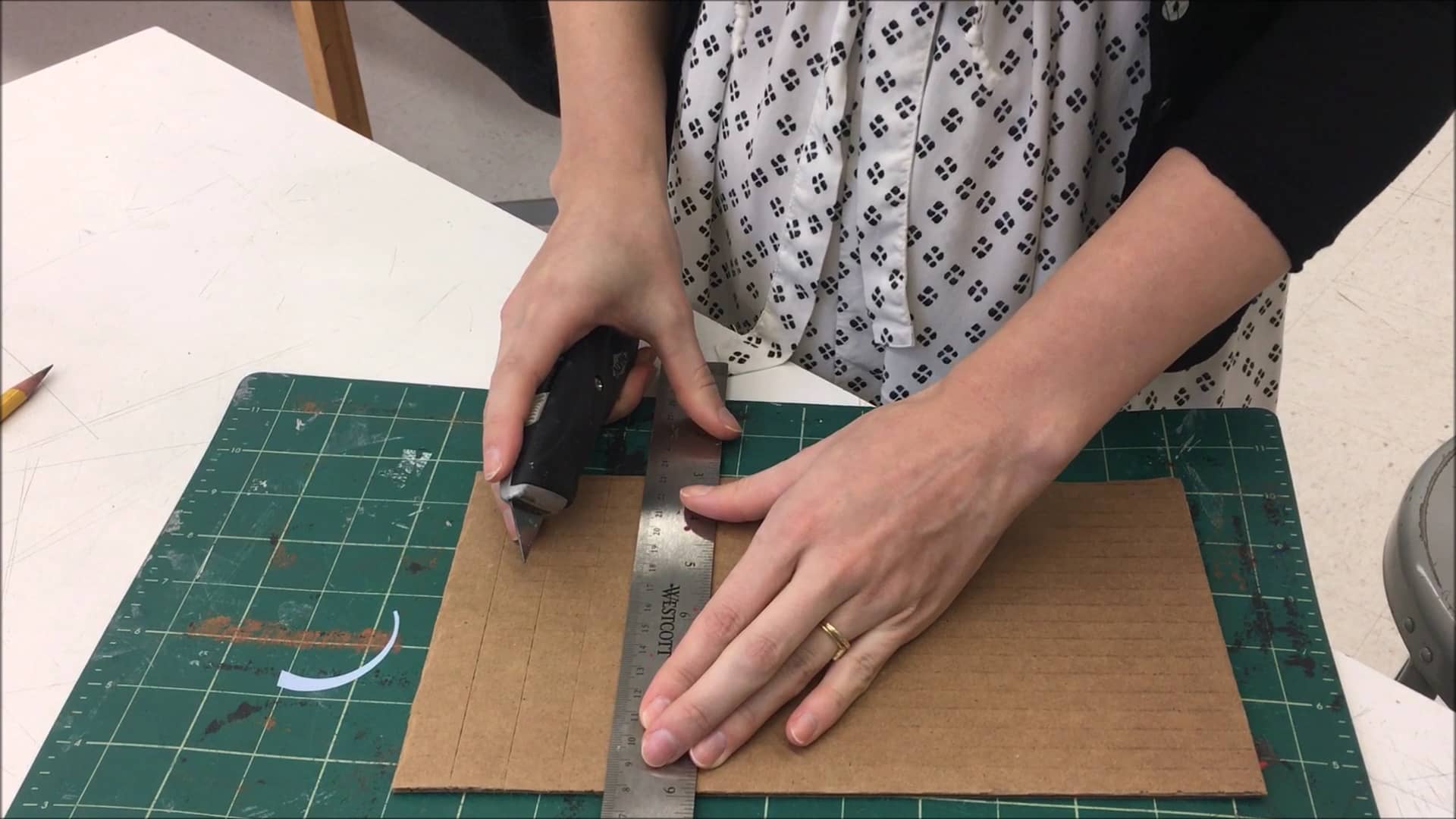Scoring cardboard to bend on Vimeo