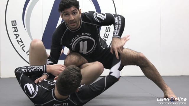 Knee Cut to Guillotine Choke