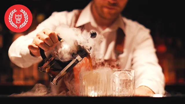 Come preparare un cocktail con il ghiaccio secco in modo sicuro?