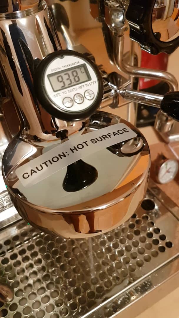 Rocket Appartamento E61 group head with thermometer on Vimeo