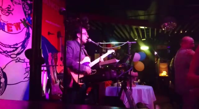 Johnny-D - Singer, guitar & keyboard player, Dj video preview