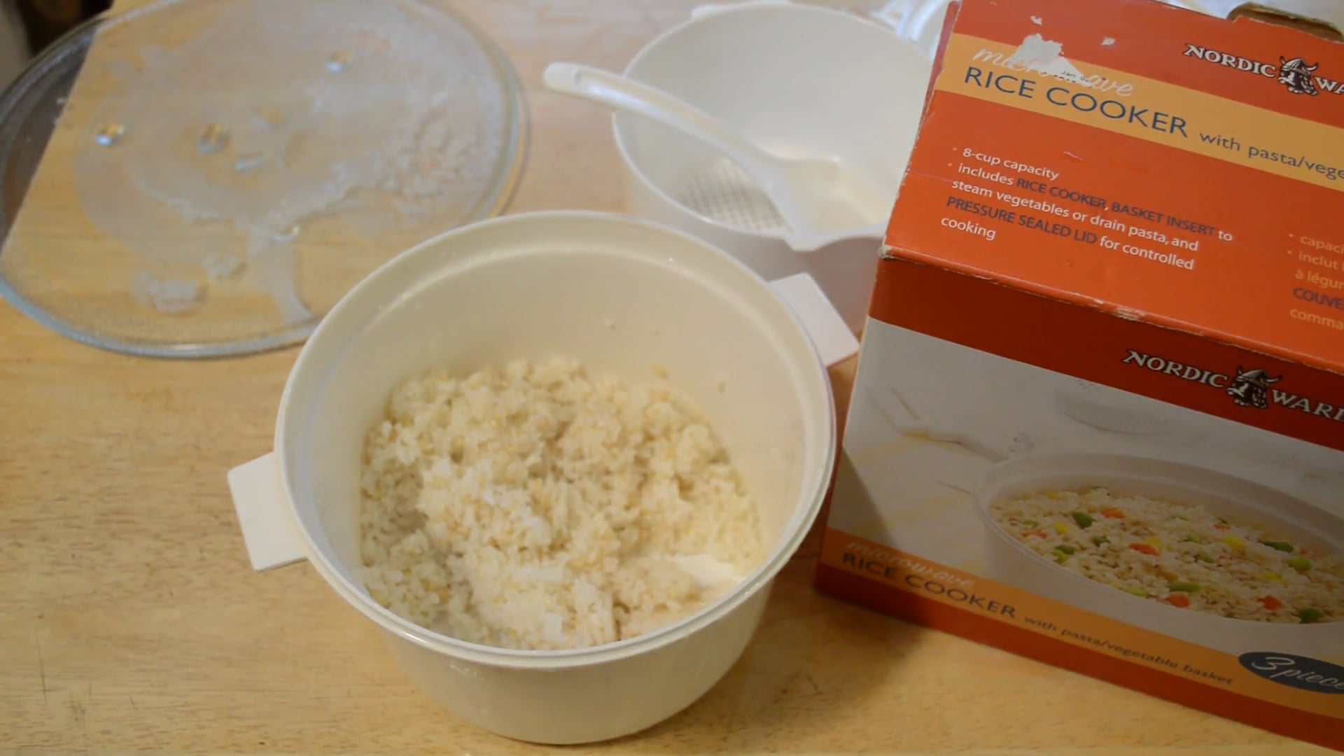 Nordic Ware Microwave Rice Cooker 8 Cup Review on Vimeo