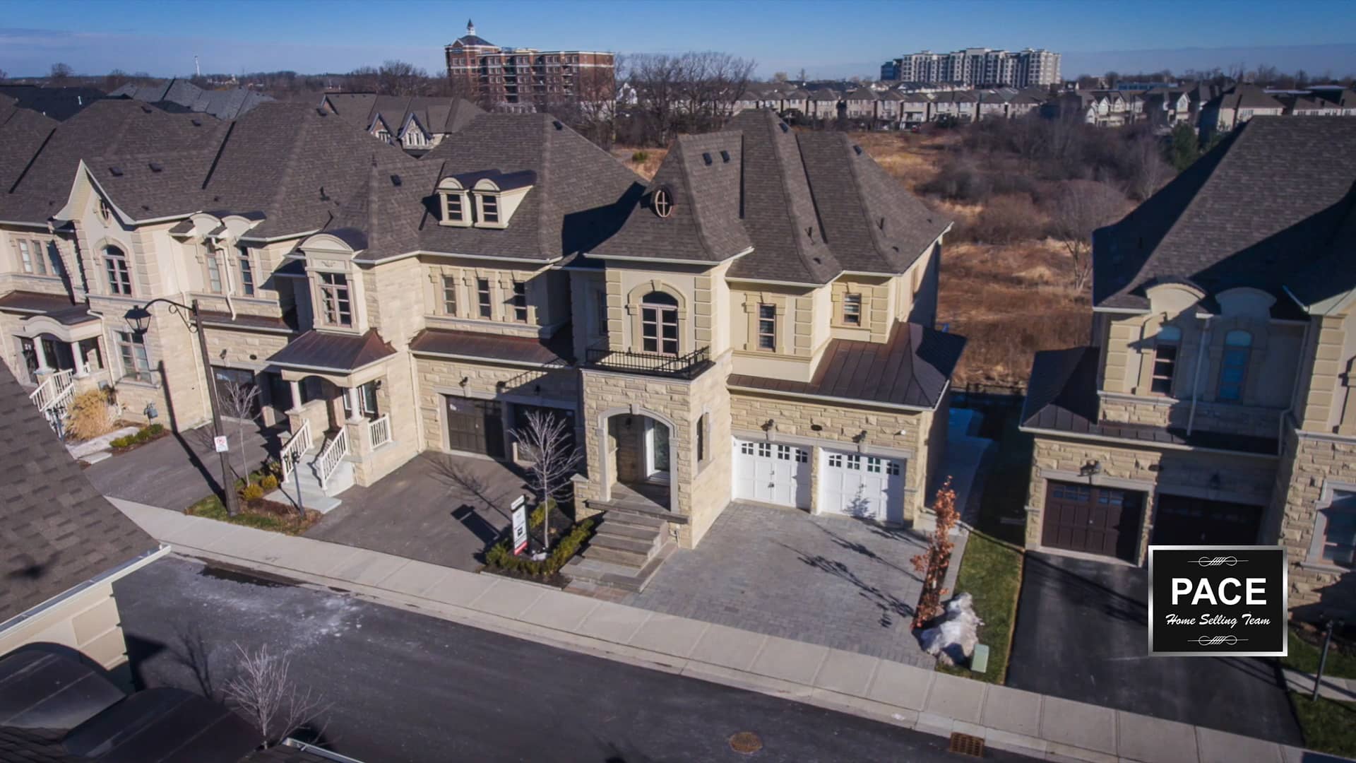 2437 Chateau Common, Oakville ON [Raymond Pace Century 21] on Vimeo