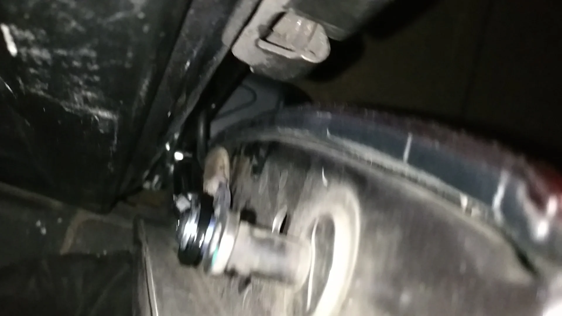 Tailgate squeak on Vimeo