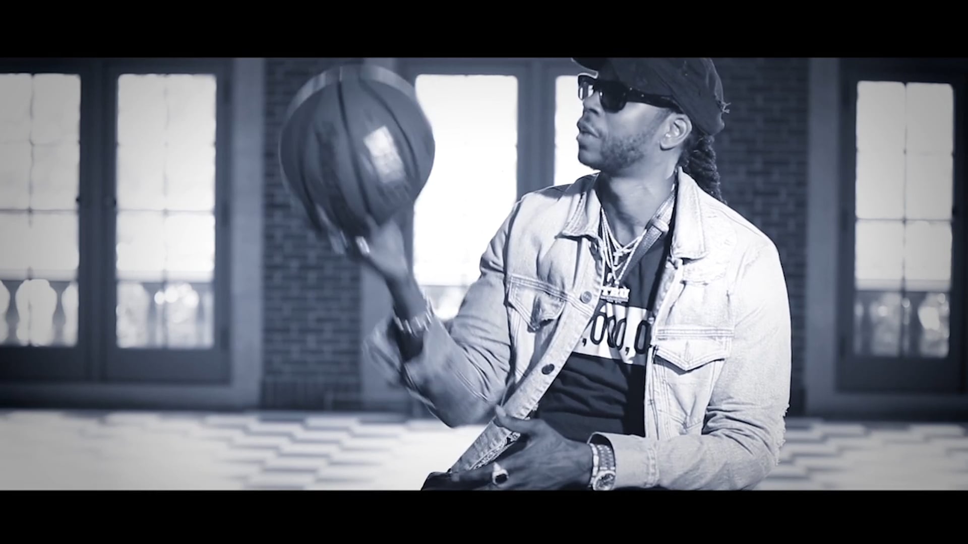 Ball & Life feat. 2 Chainz - Coors Light Full Court reFRESH