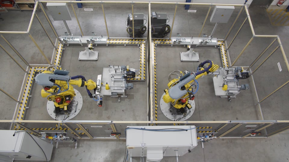 Crankshaft Robot Deburr – Oil holes and counterweights deburring