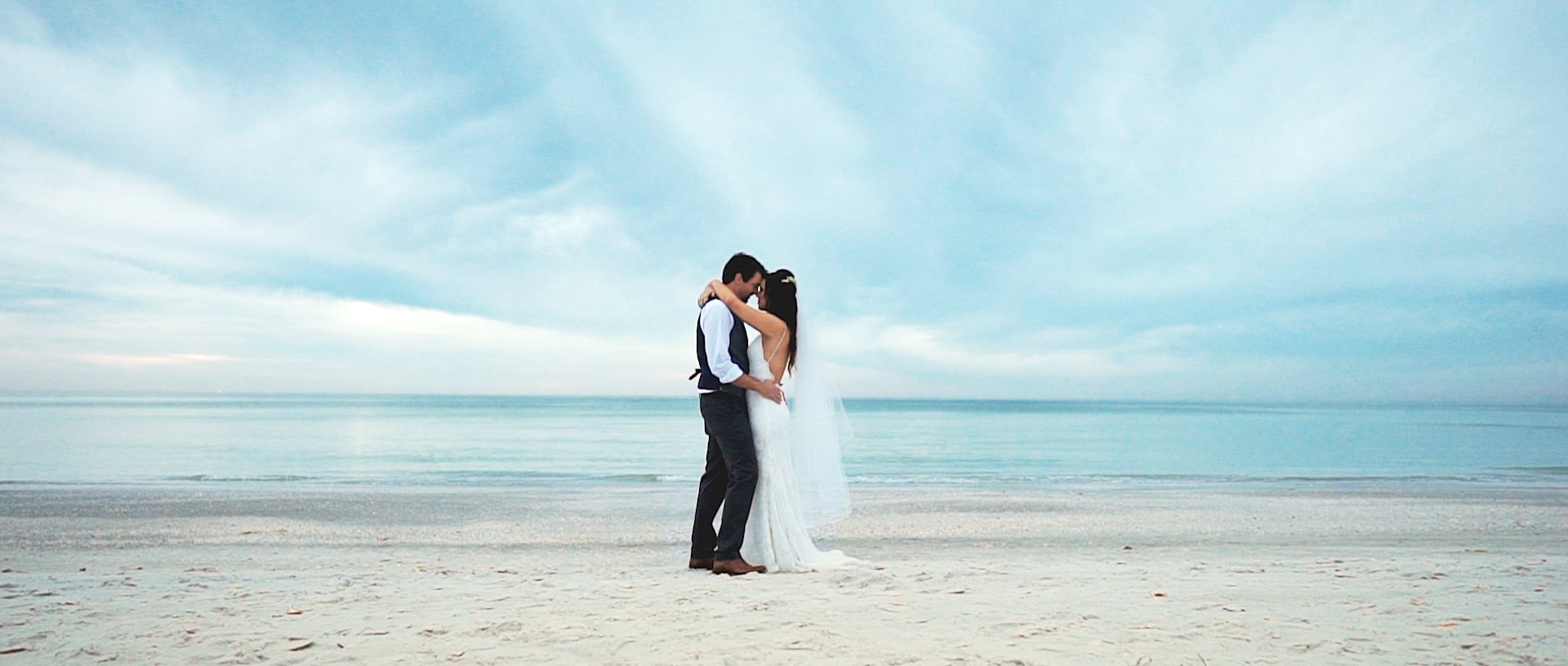 Video thumbnail for Erika + Danny // Longboat Key Wedding Teaser