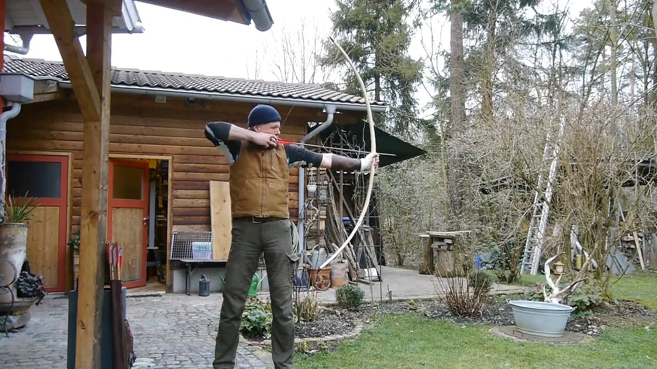 Spruce Bow / Fichtenbogen on Vimeo