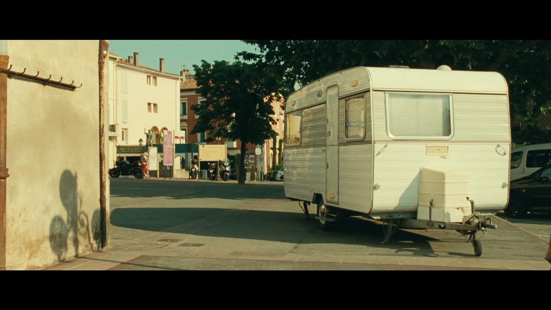 FRANCE (LES HABITANTS) Trailer