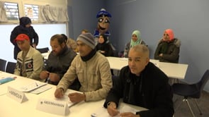 Inici del curs d'alfabetització per a immigrants