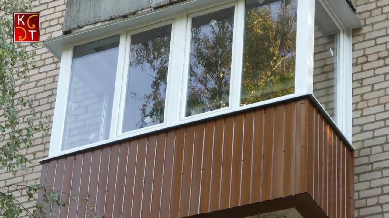 Отделка балкона с наружной стороны профнастил