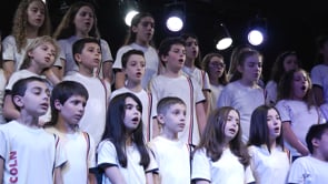 Coro de niños del Colegio Lincoln - Ave verum corpus