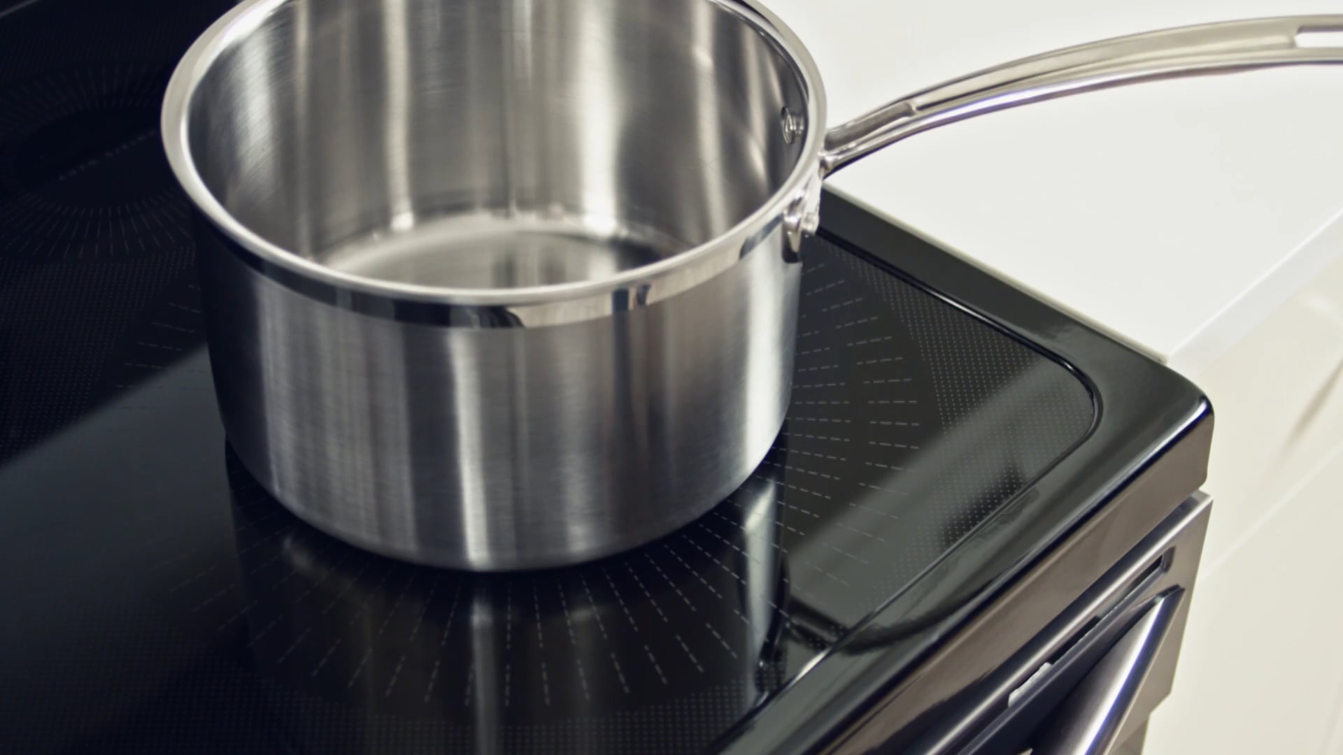 Frigidaire Induction Cooktops Proper Cookware Placement on Vimeo