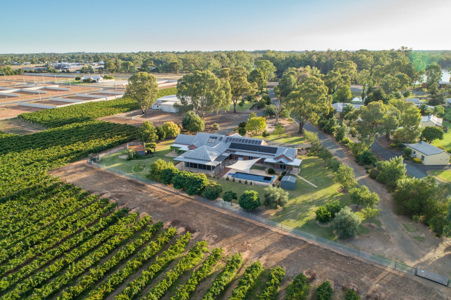 312 Perricoota Road Moama Echuca Holiday Homes on Vimeo