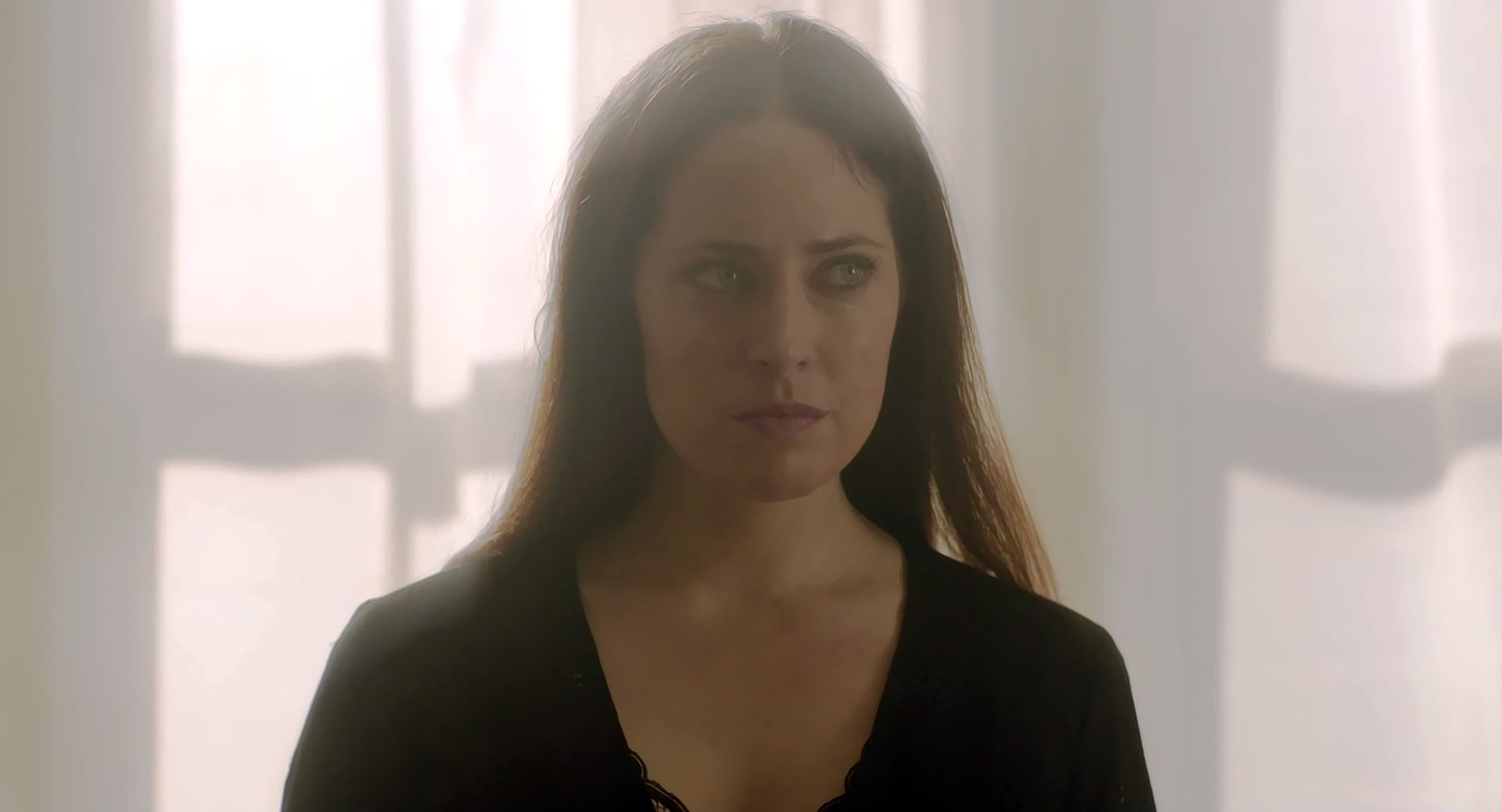 Charlotte Sullivan in Caught (S01e02)