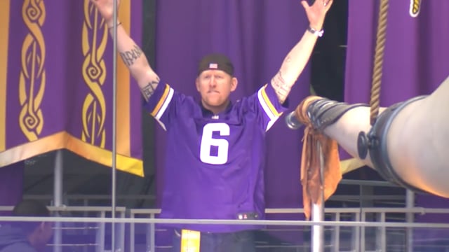 Navy SEAL Robert J. ONeill Sounds Gjallarhorn Leads Skol Chant on Vimeo