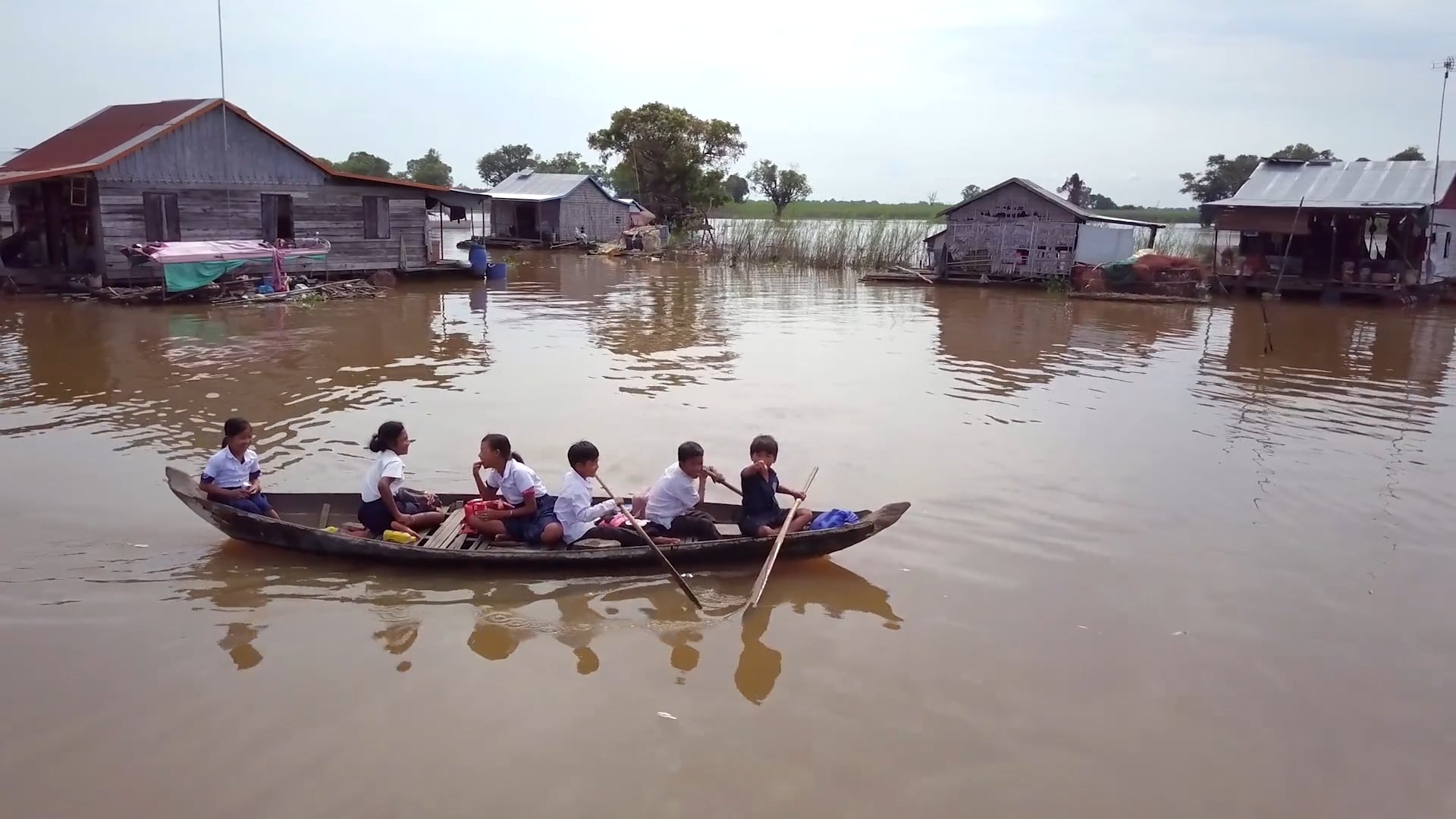 "Échappées Belles" Cambodge : Village flottant