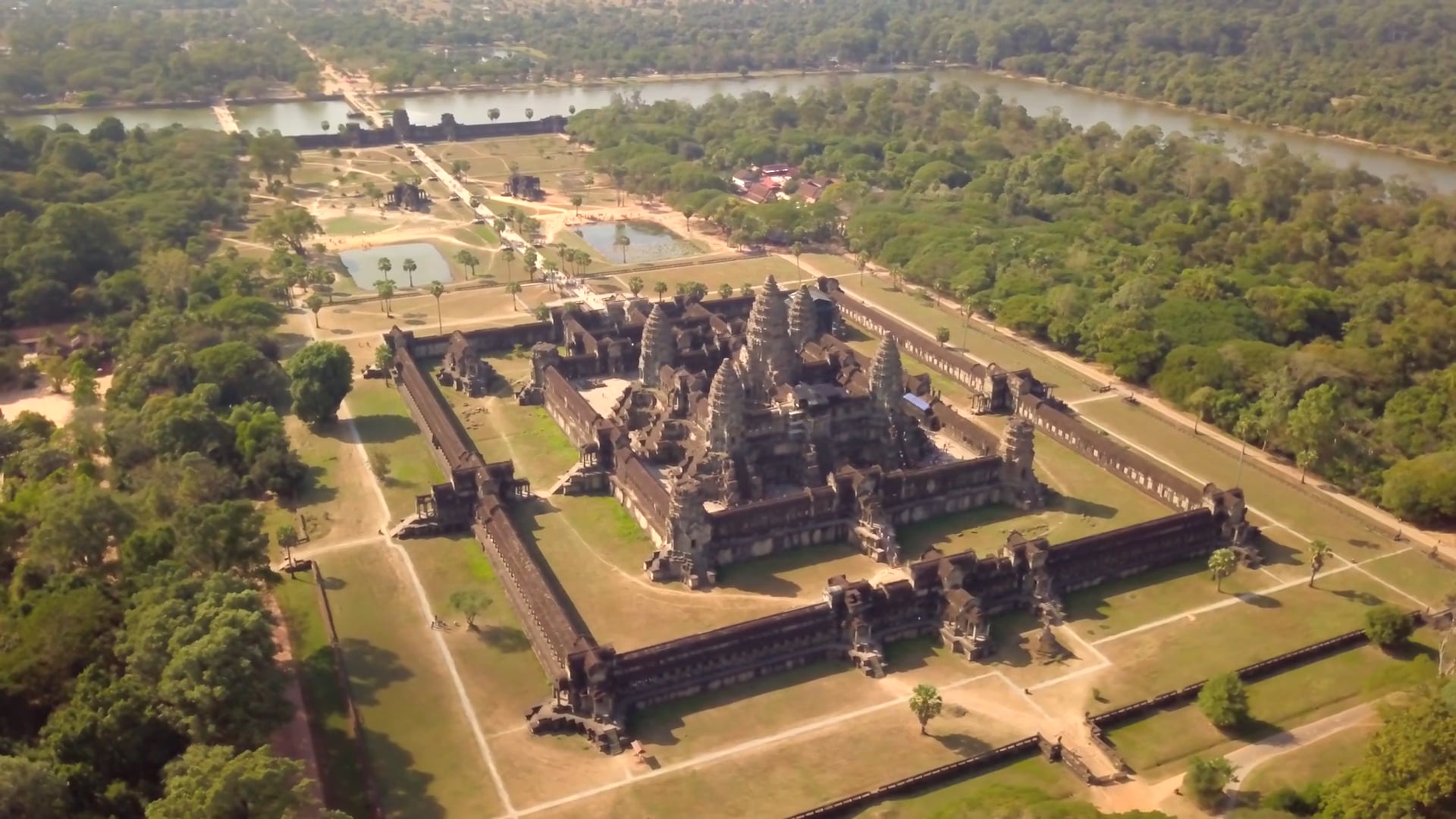 "Échappées Belles" ANGKOR