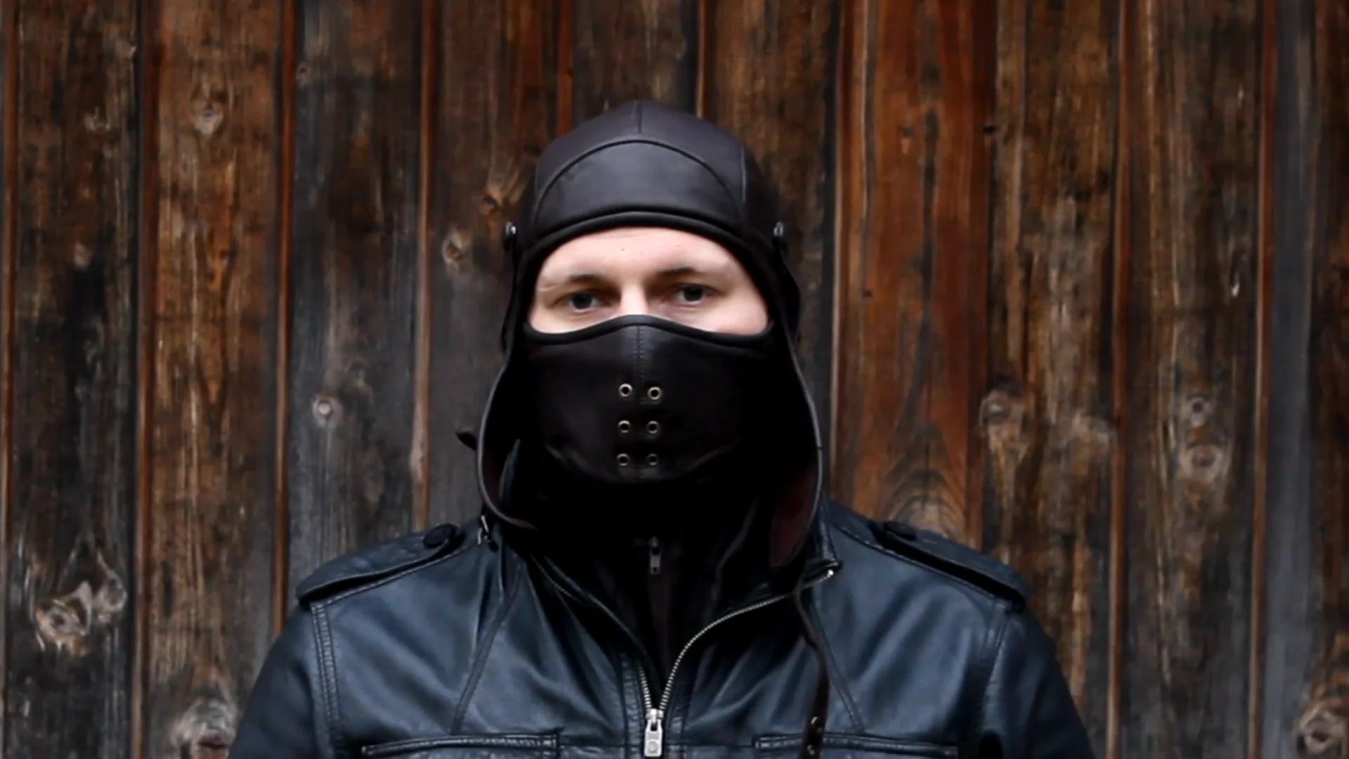 Siberia - Leather aviator cap with mask and collar