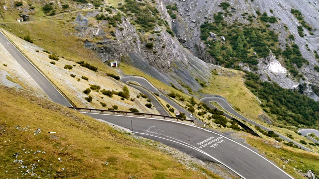 STELVIO - Porsche Drive Pass Portrait