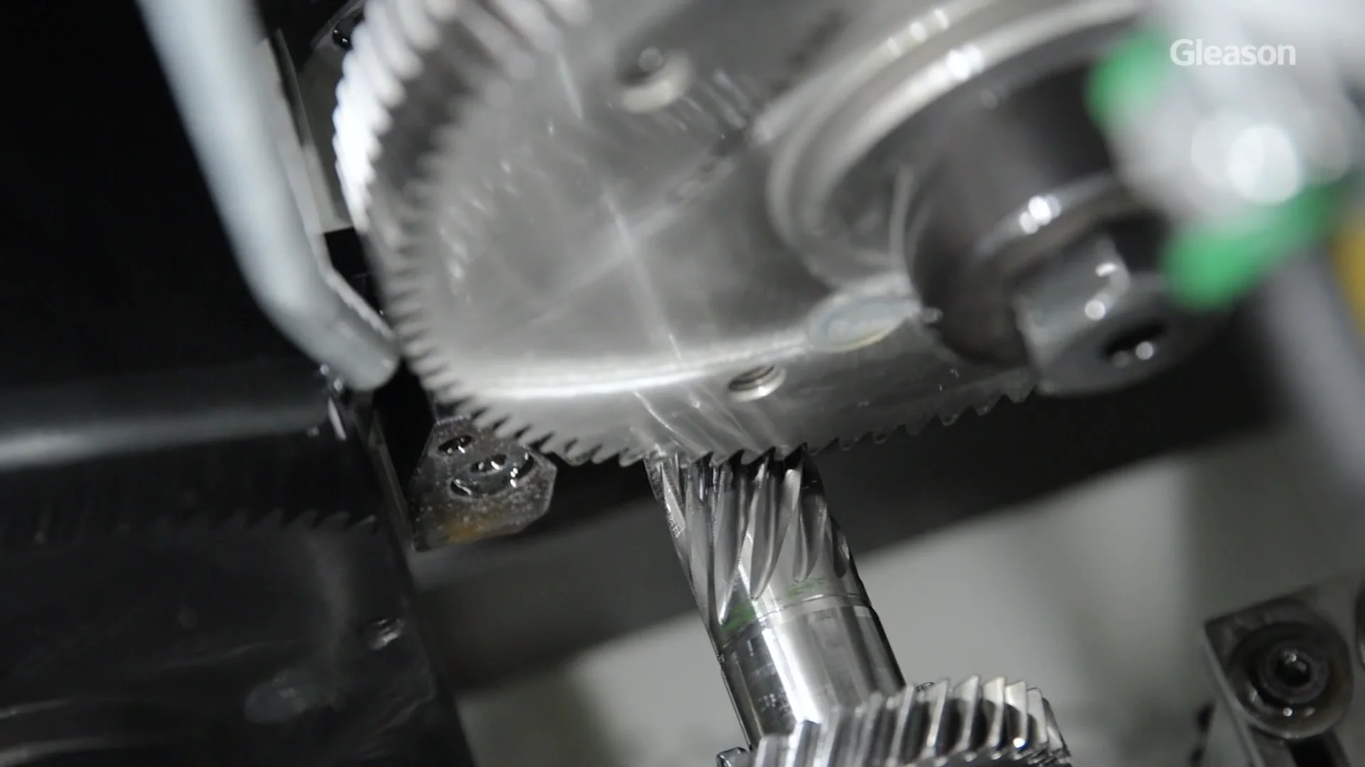 ZSシリーズ - 面取りオプションを備えたユニバーサルシェービングマシン