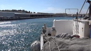 El gerent de Ports de la Generalitat visita les obres de reforç del dic de recer del port de l'Escala 