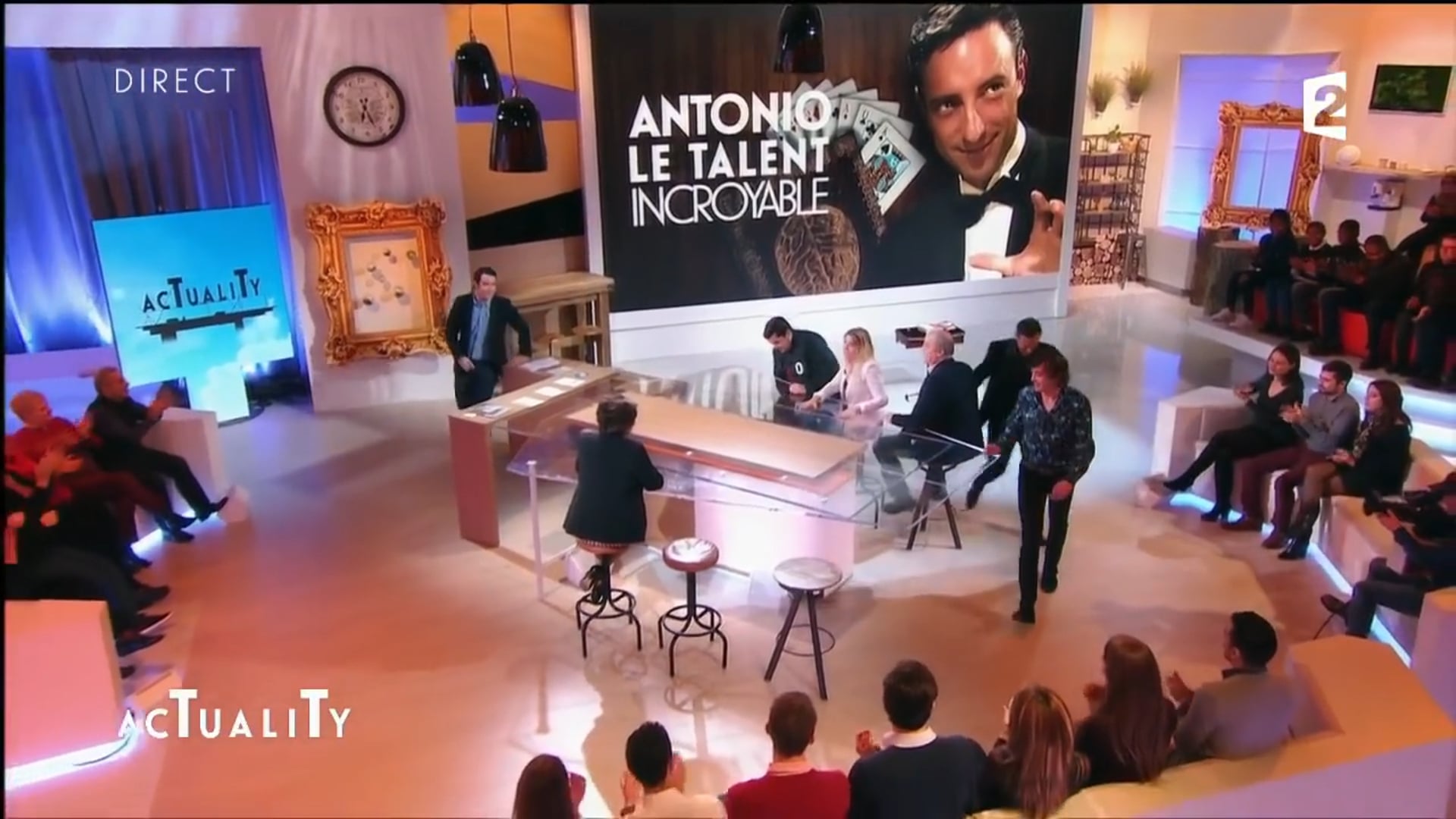 Antonio le magicien bluffe Cali #AcTualiTy_(video-avc1_audio-mp4a)_1280x720