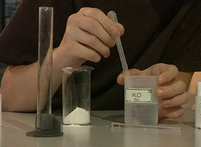 Серная кислота и уголь реакция. Обугливание сахара концентрированной серной кислотой. Опыты с серной кислотой. Эксперименты с соляной кислотой. Опыты с кислотами.