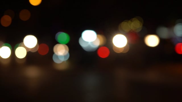 Những ánh sáng đường phố mang đến không khí sôi động và lãng mạn cho bất cứ ai đi qua. Hãy tưởng tượng mình đang bước trên những con phố được trang trí bởi những ánh đèn lung linh, đầy màu sắc và đẩy xa những ưu phiền trong cuộc sống.
