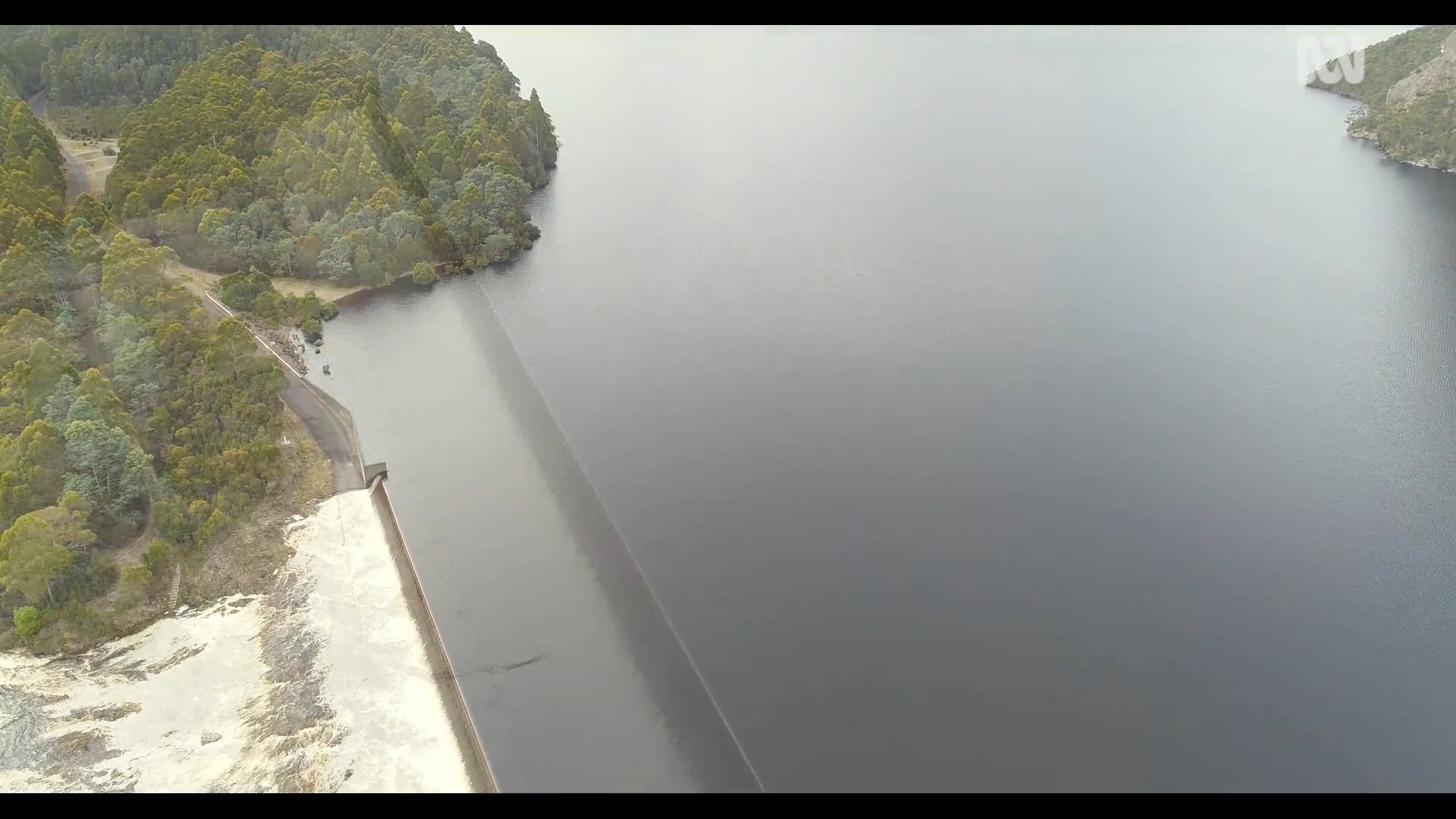 Mackintosh Dam Spilling, April, 2018 on Vimeo