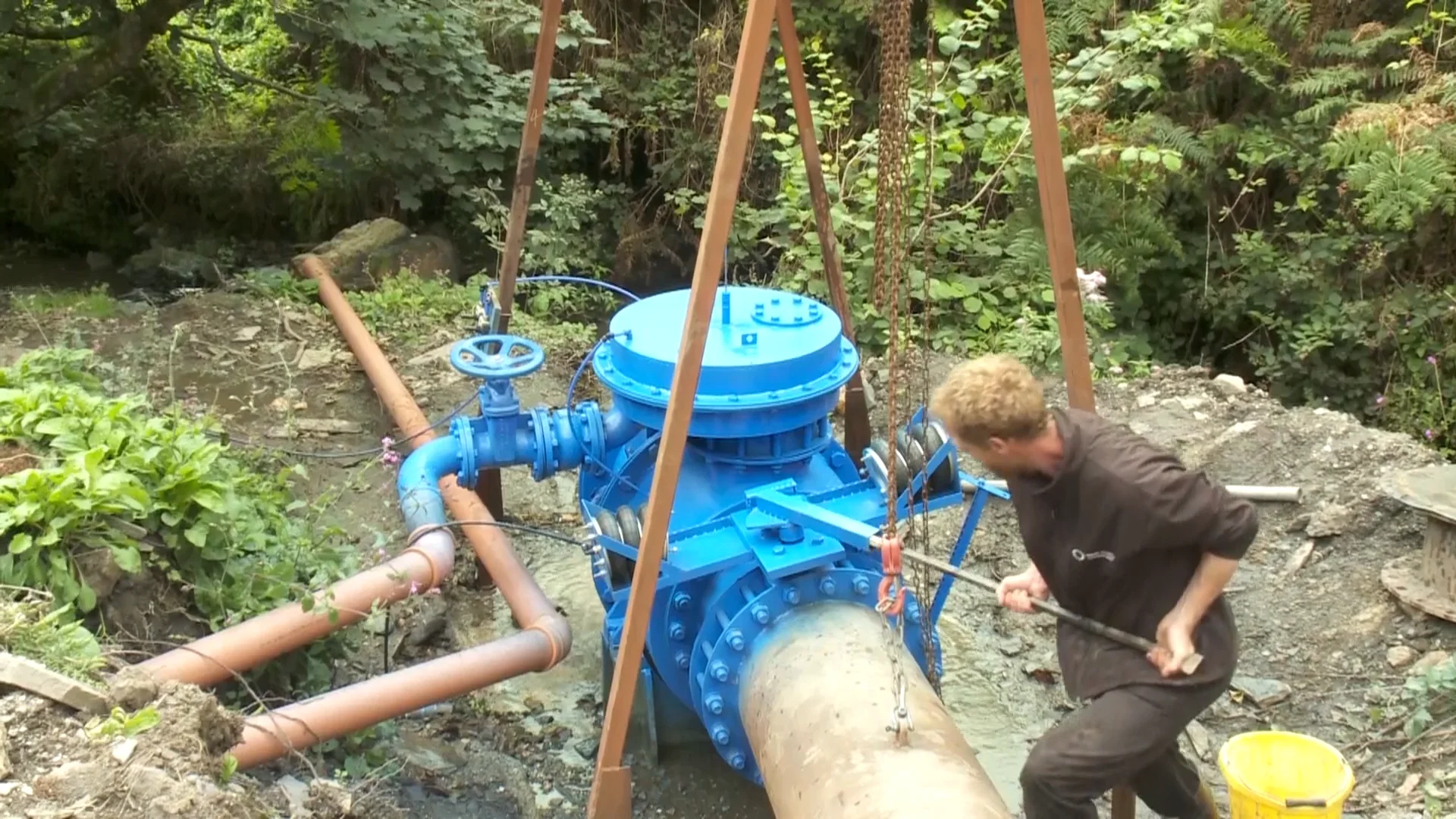 Stardust water pump once human. Насос без электричества Гидротаран. Гидротаранный Генератор гидроударный насос.