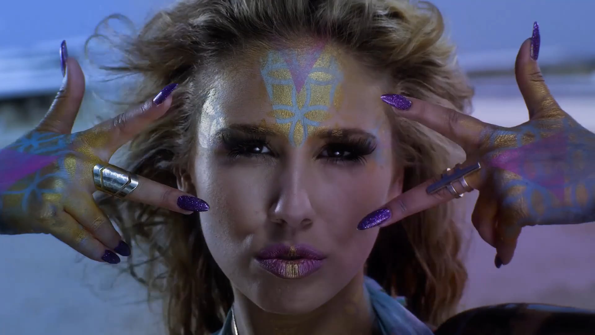 Haley Reinhart - "Show Me Your Moves" [Music Video]