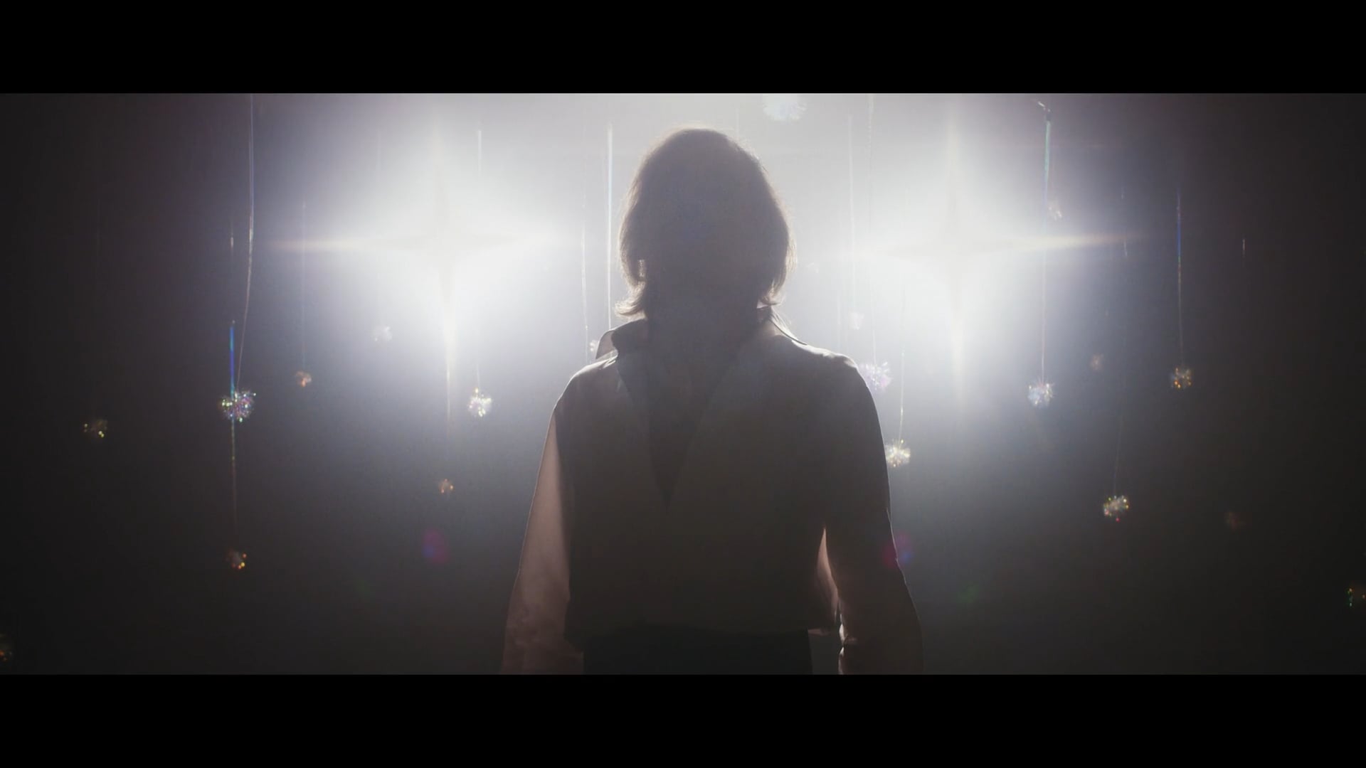 Johnny Hooker feat. Liniker - Flutua