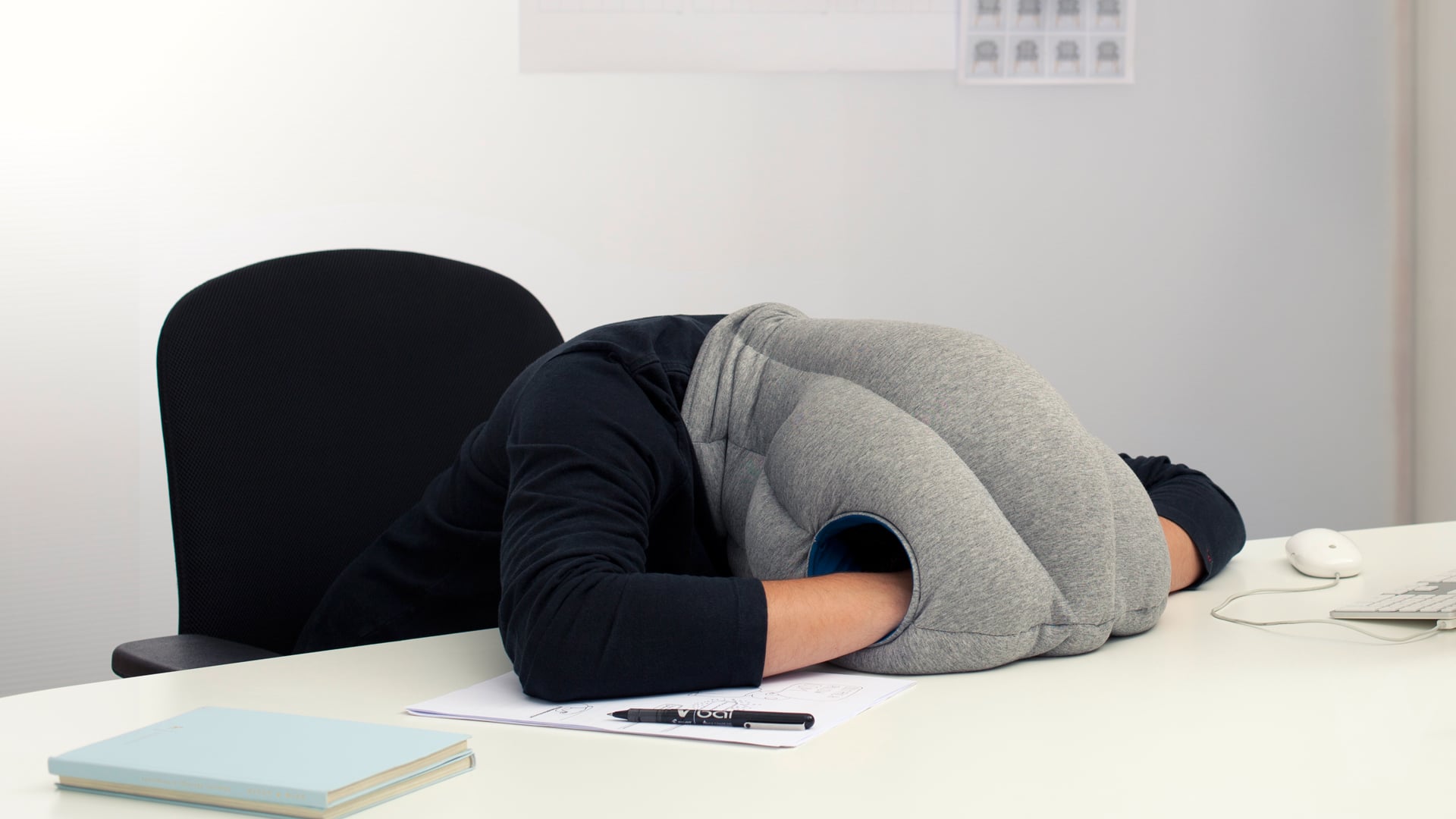 Подушка-страус Ostrich Pillow