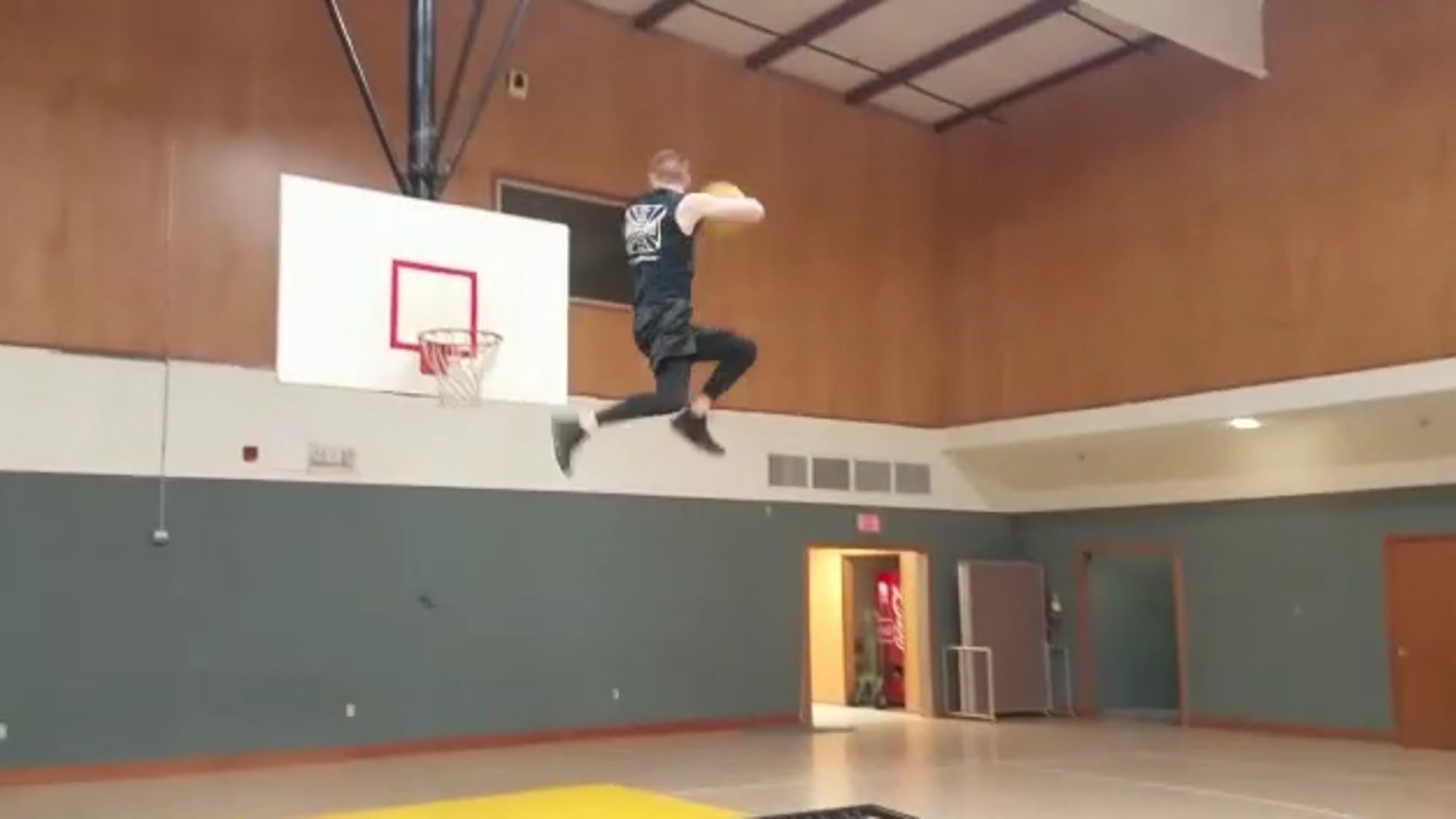 1 Minute Dunk Docs #1 - Kyle Gudde: The Purgatory