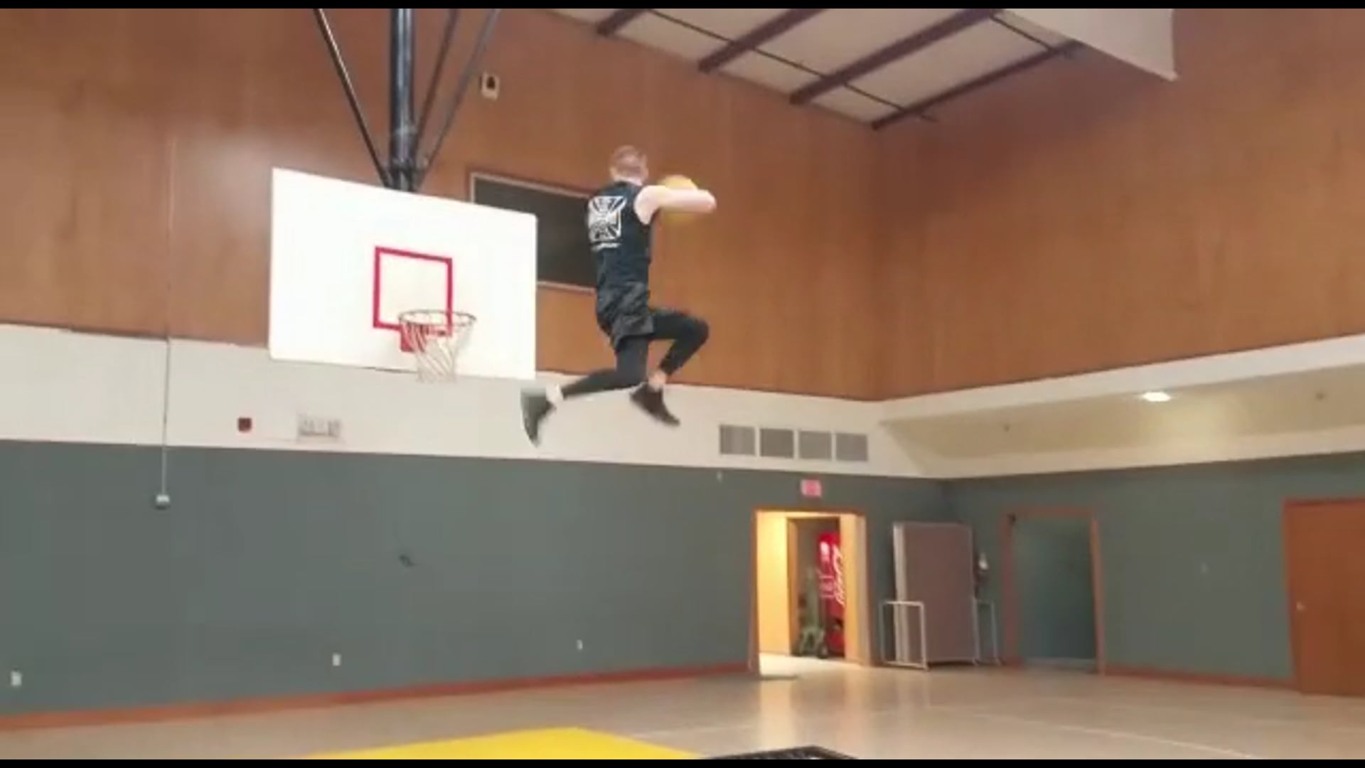 1 Minute Dunk Docs #1 - Kyle Gudde: The Purgatory