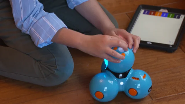 Dash & Dot Robots  Normal Public Library