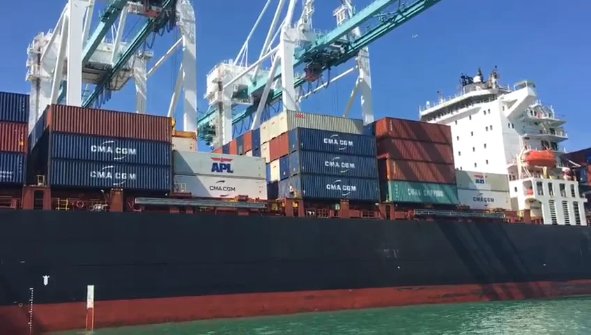 Venosa Cargo Argentina in the Miami Port on Vimeo